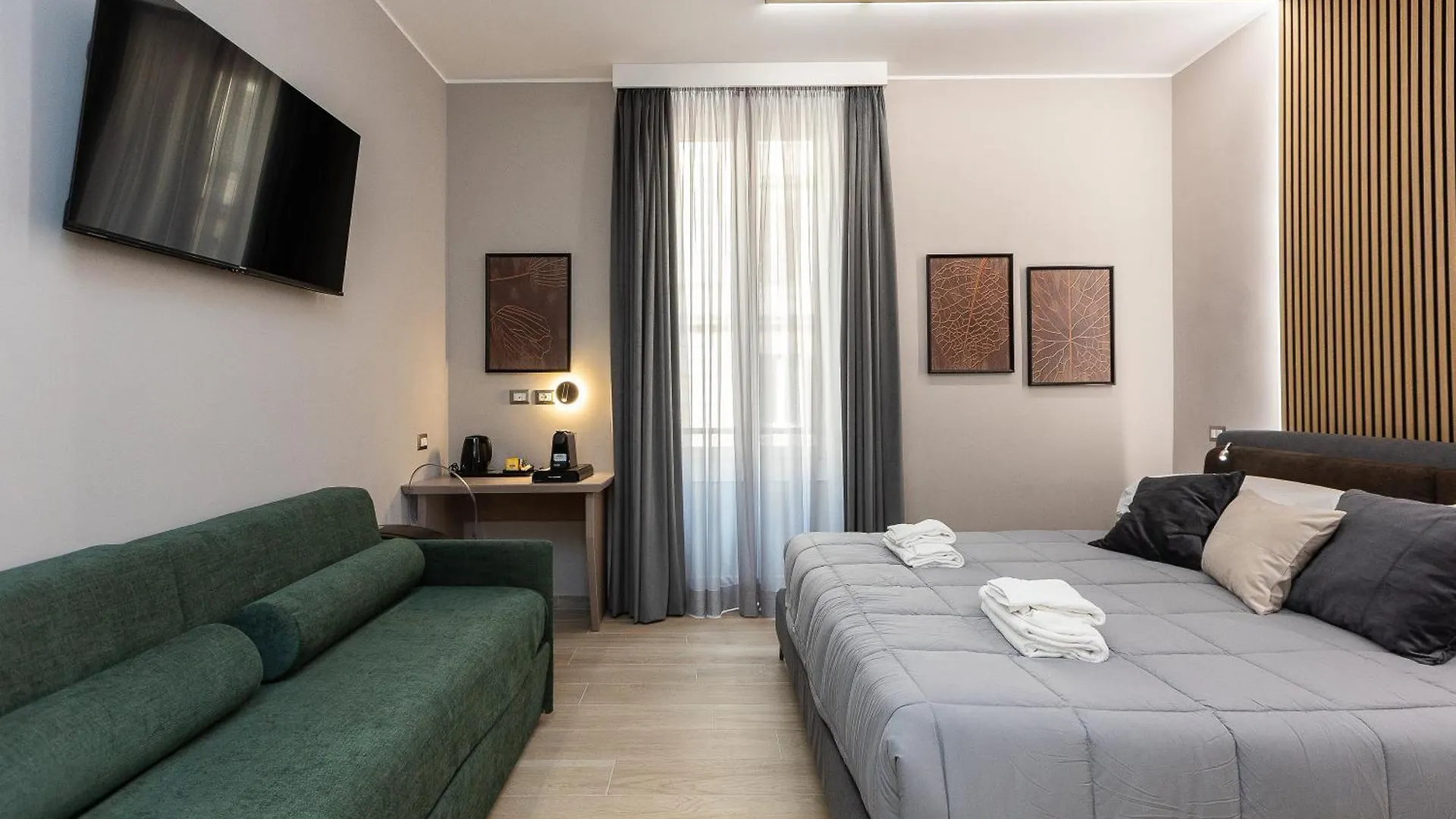 Pensjonat Iron Luxury Rooms Rzym Włochy