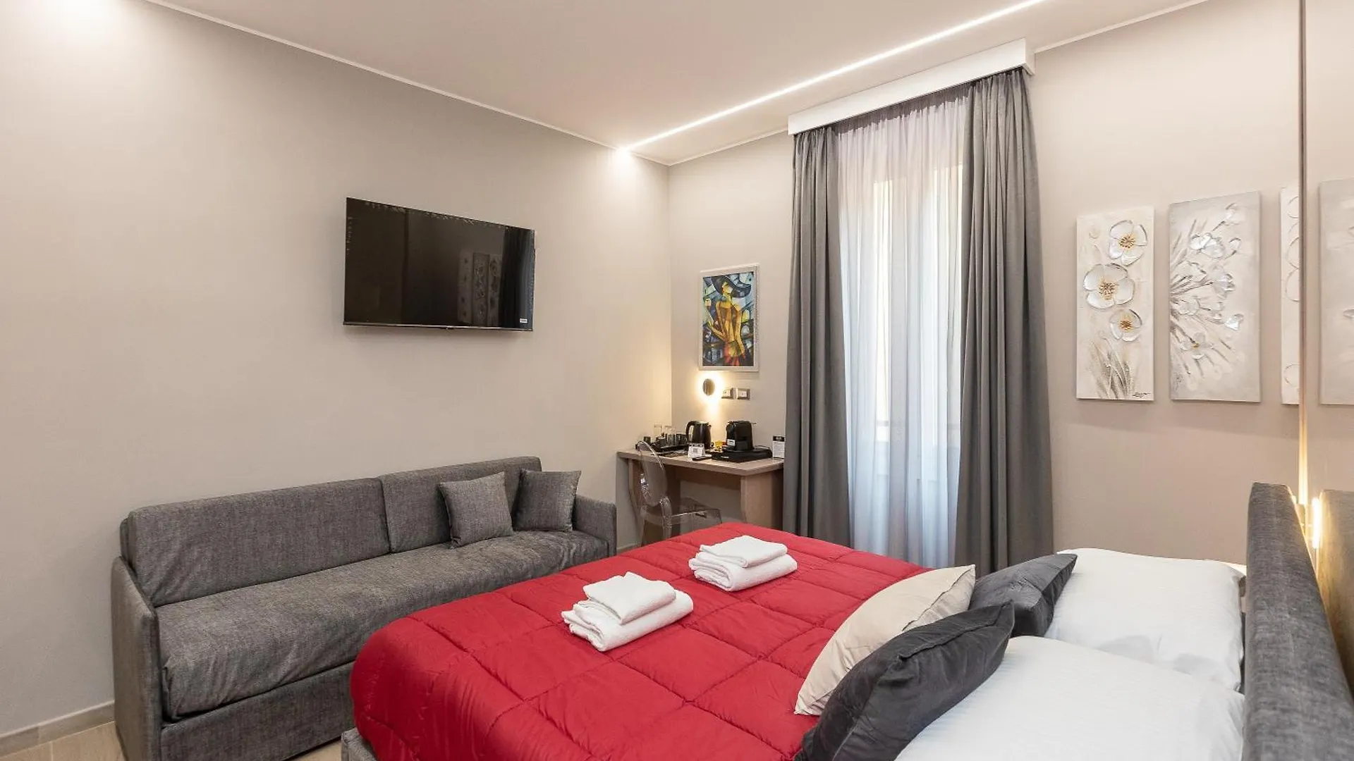 Iron Luxury Rooms Рим 0*,  Италия