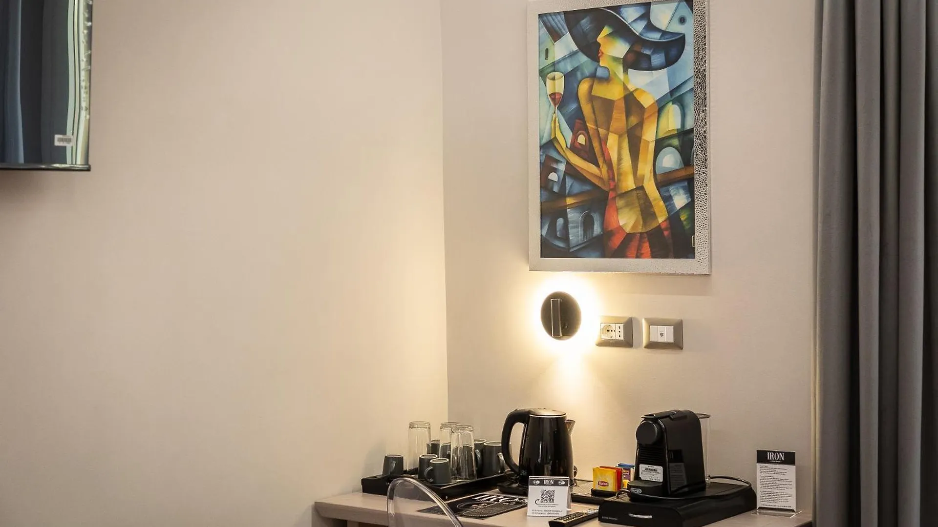 Iron Luxury Rooms Рим Гостевой дом