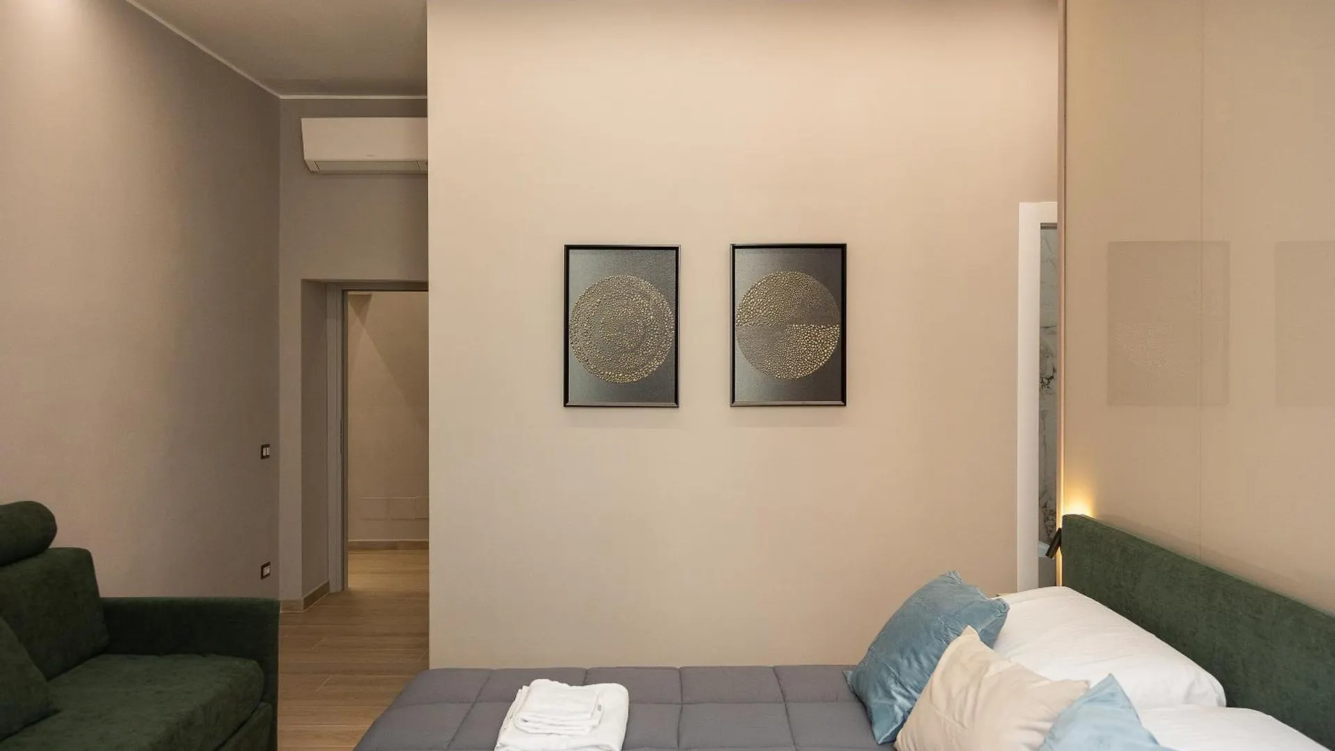 Iron Luxury Rooms Рим Италия