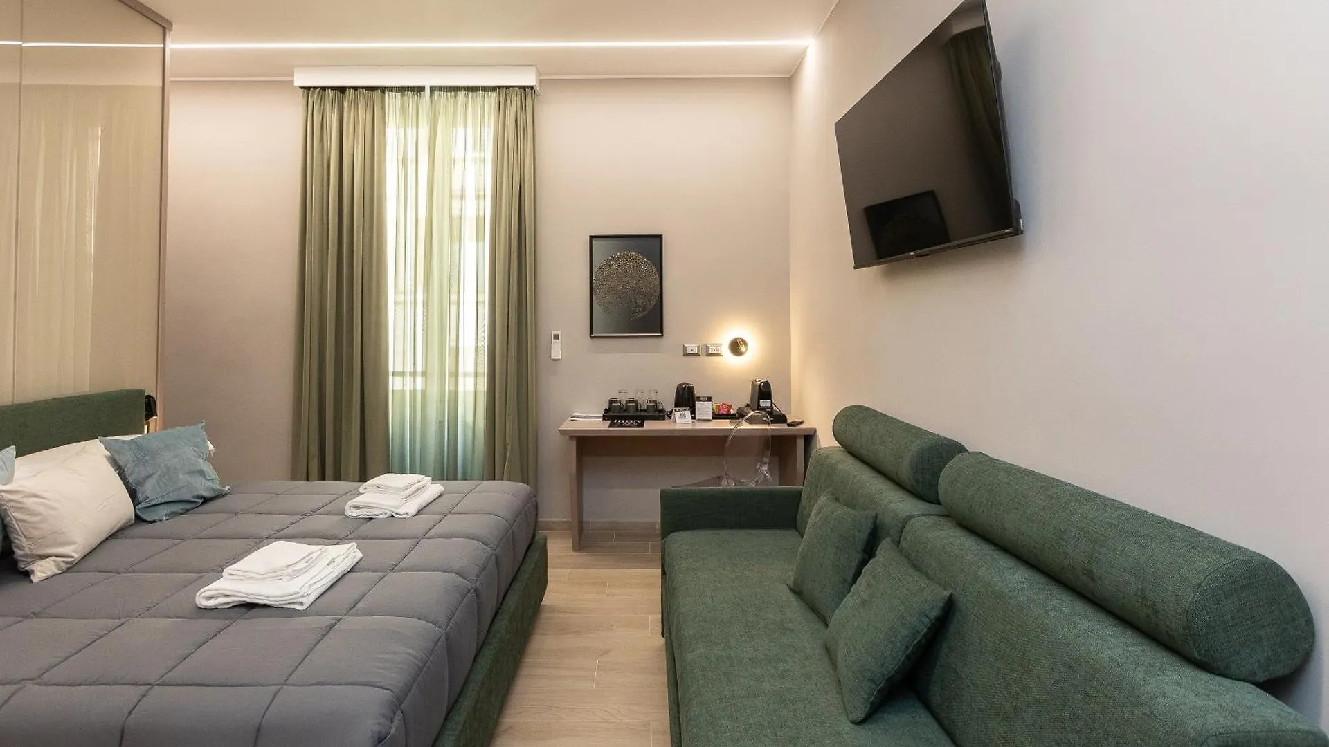 Гостевой дом Iron Luxury Rooms Рим