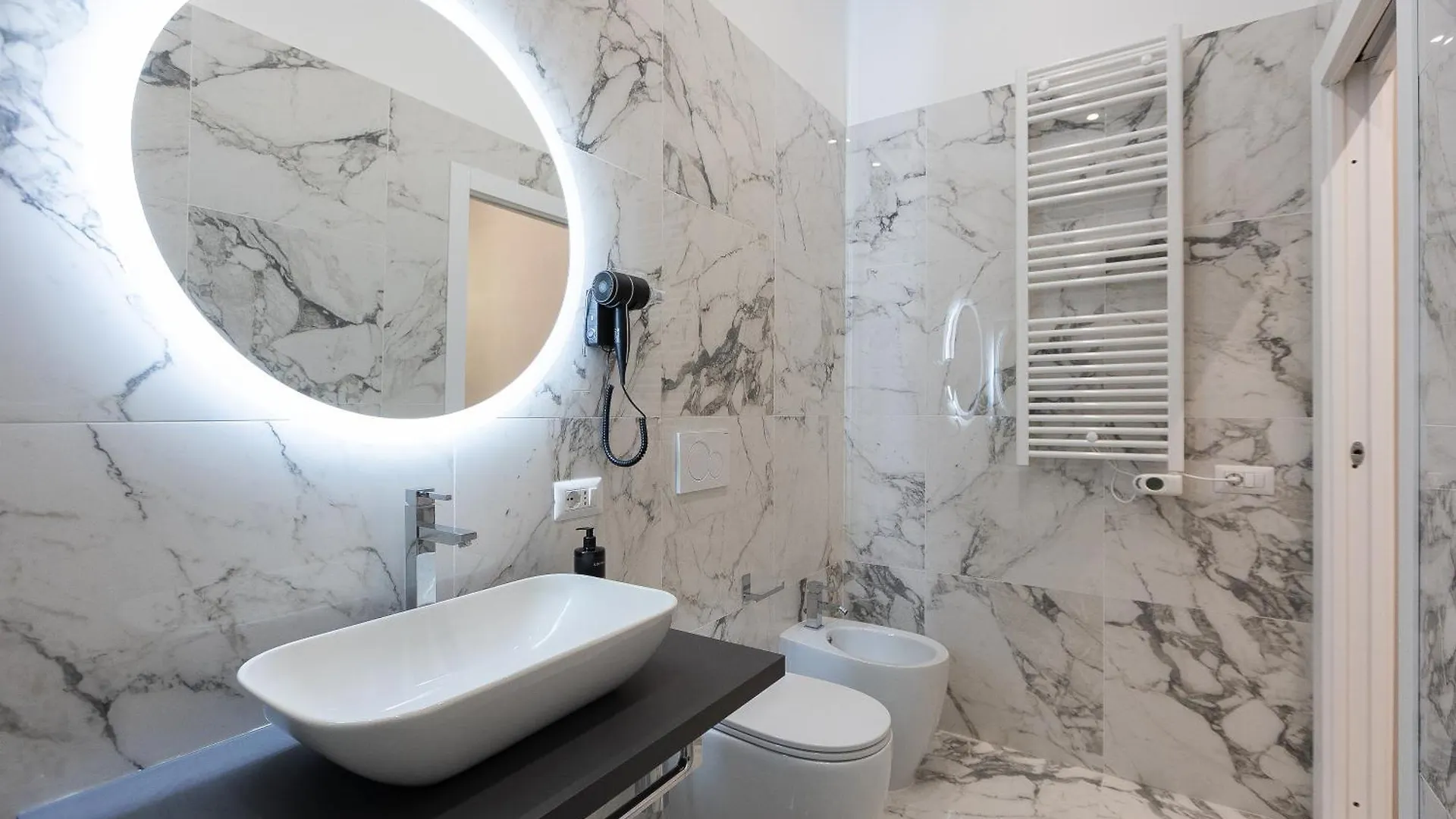 Iron Luxury Rooms Рим
