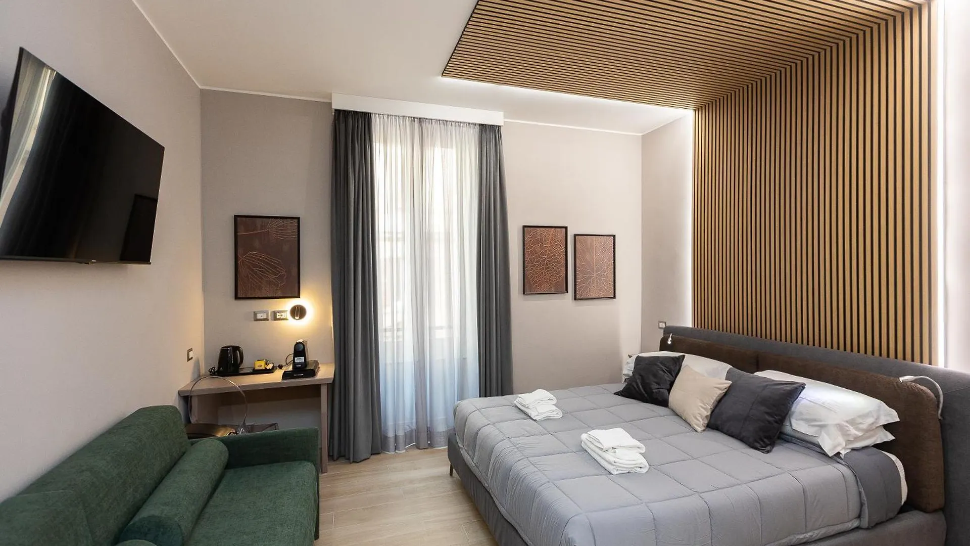 Iron Luxury Rooms Рим Италия