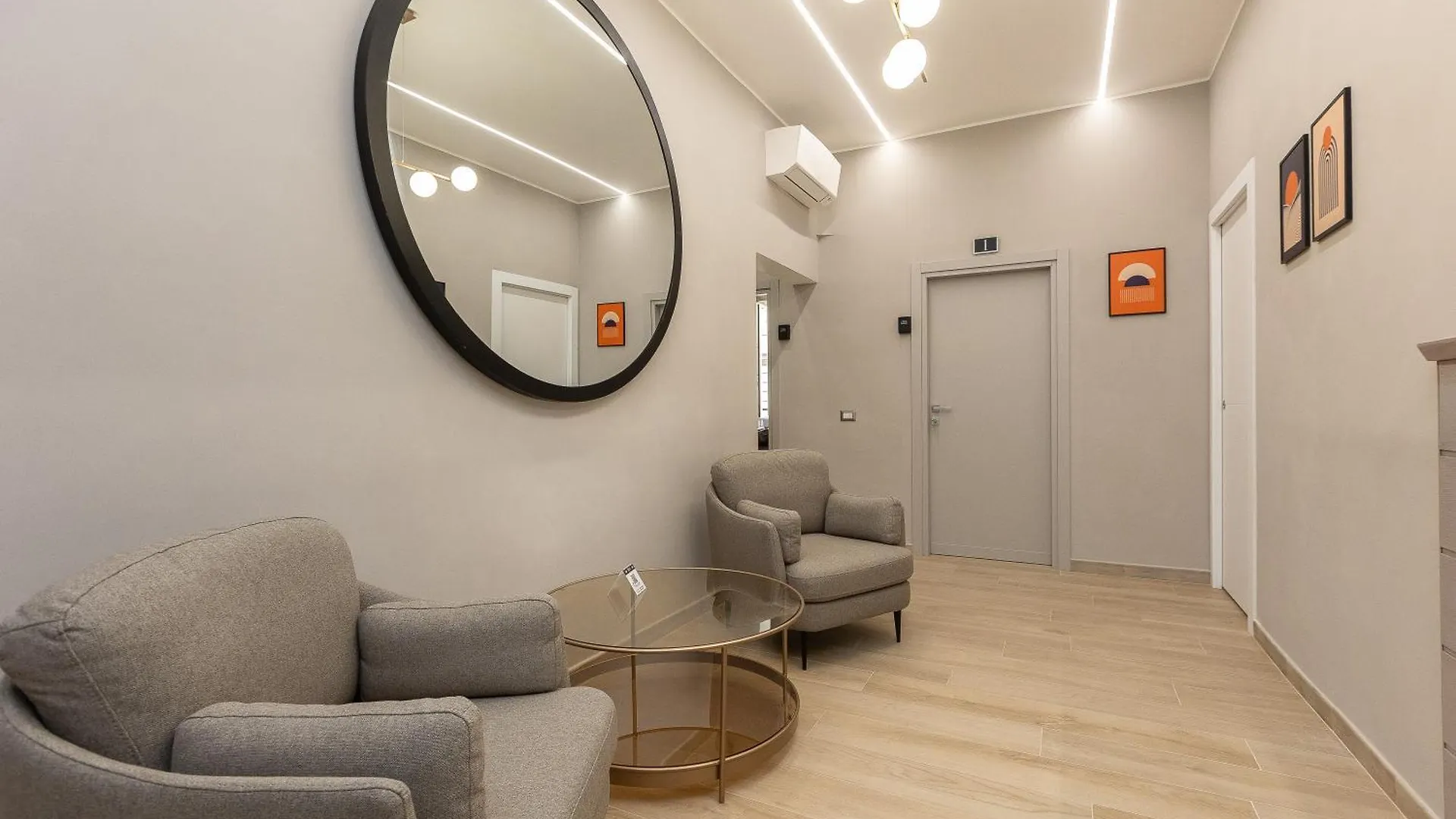 Iron Luxury Rooms Рим 0*,  Италия